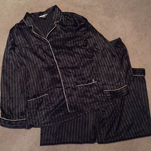 😍Victoria’s Secret Pajamas🌸 PRICE DROP